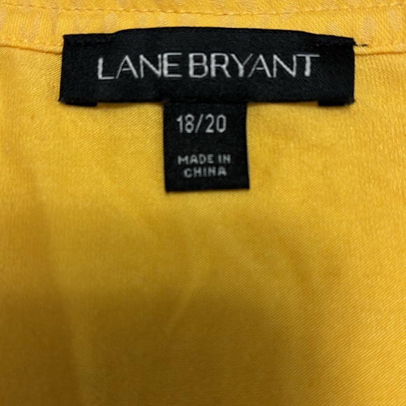Lane Bryant V-neck short cuffed sleeve yellow blouse women’s size 18/20 - Picture 6 of 9